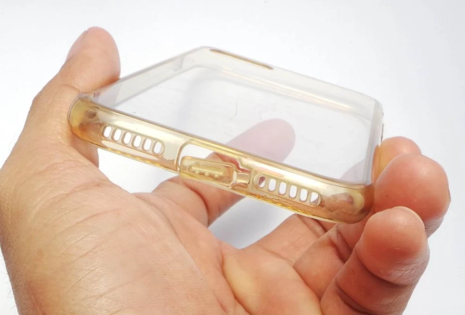 4 cách xử lý ốp lưng trong suốt bị ngả vàng 4 cách xử lý ốp lưng trong suốt bị ngả vàng