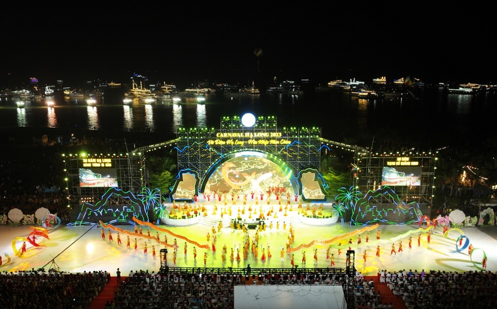 Quảng Ninh “bùng nổ” du lịch dịp lễ 30/4 - 1/5 Quảng Ninh “bùng nổ” du lịch dịp lễ 30/4 - 1/5